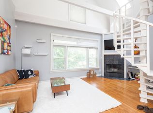 3139 N Racine Ave, Chicago, IL 60657