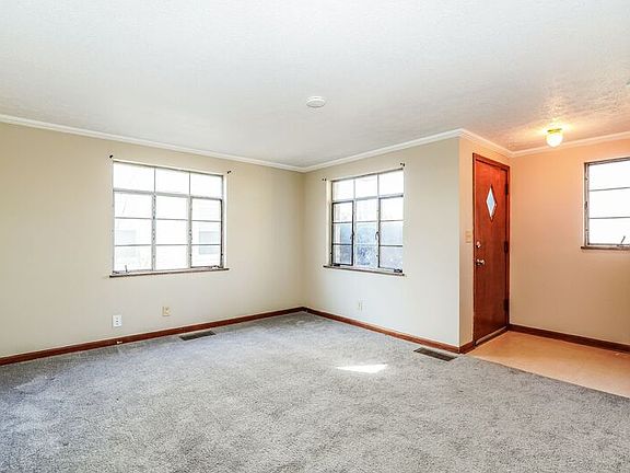 3rd image of 154 N Huron Ave