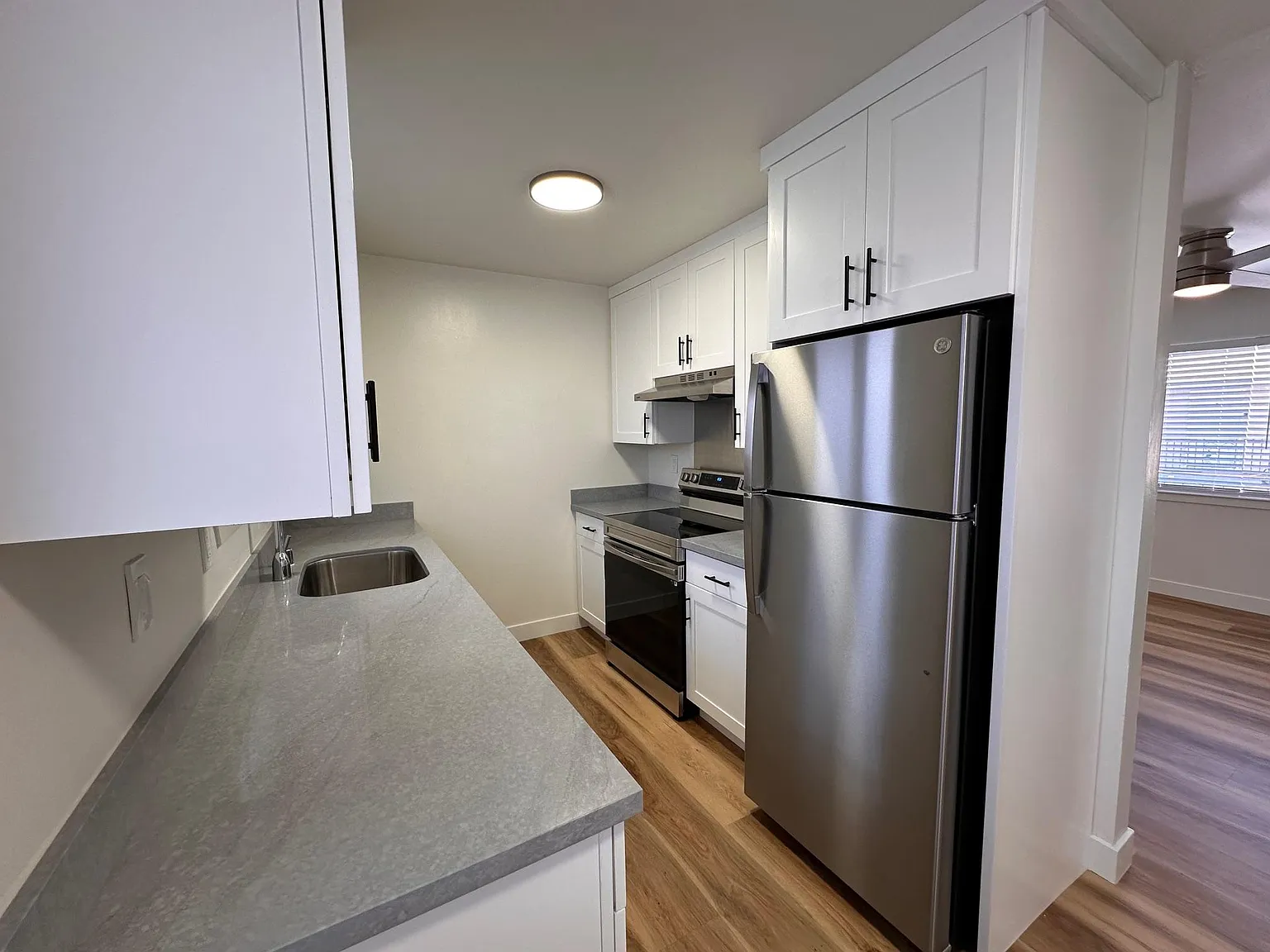 1646 S Grant St — Photo 3