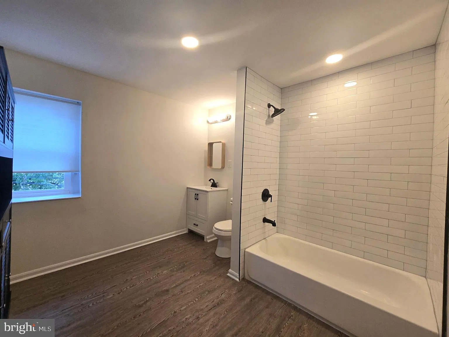 2 bed, 2.0 bath, 1008 sqft, $1,750 — Photo 4
