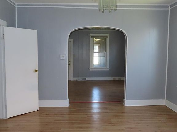 4th image of 214 W Boalt St