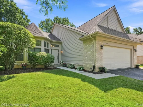 5325 Simpson Lake Rd, West Bloomfield, MI 48323