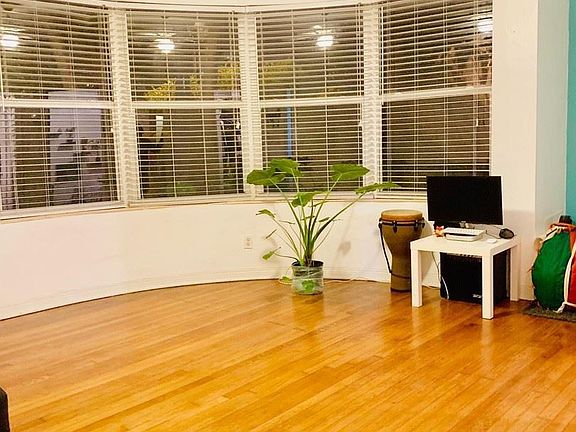 2nd image of 315 W 28th St APT 1