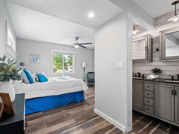 3rd image of 1263 Matanzas Way