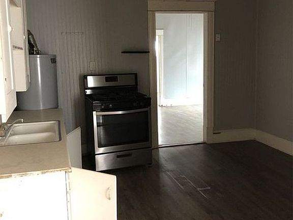 5th image of 319 W Avenue B