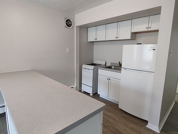 4th image of 741 Washington Ave APT 3