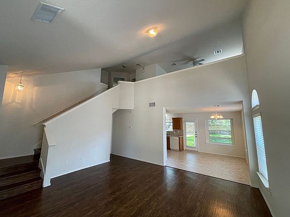 2nd image of 3830 Castle Rock Cv