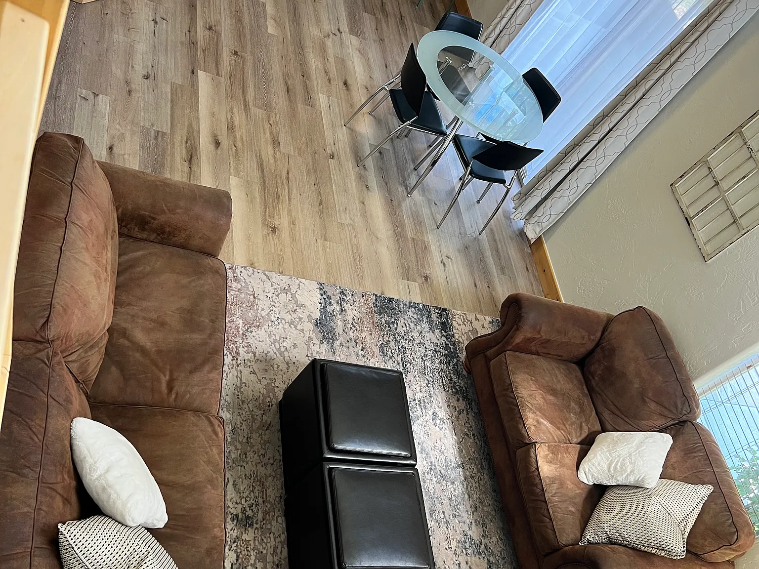 3 bed, 2.5 bath, 1495 sqft, $4,800 — Photo 2