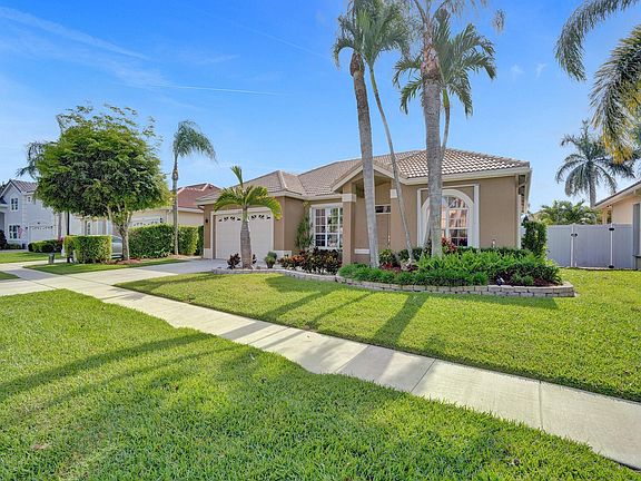 2nd image of 6220 Floridian Circle