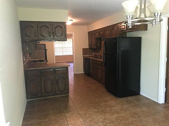 4th image of 235 Softwood Dr