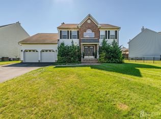 74 Carriage Dr, Piscataway, NJ 08854