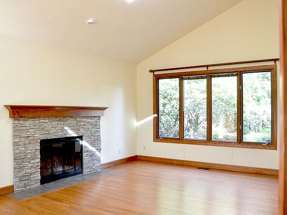 5th image of 3115 108th Ave SE