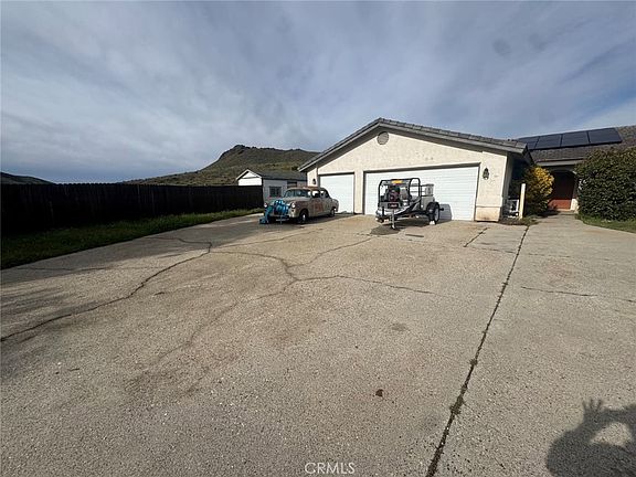 2nd image of 33125 Big Springs Rd