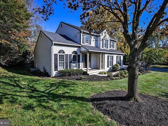 5th image of 707 White Oaks Ave