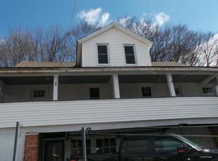 97 1/2 N Main St, Bangor, PA 18013