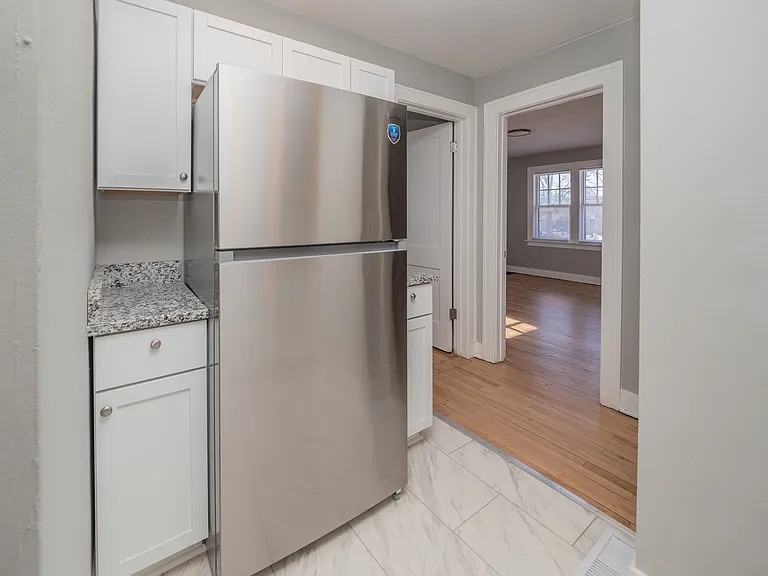 627 S Rose St #2 — Photo 4