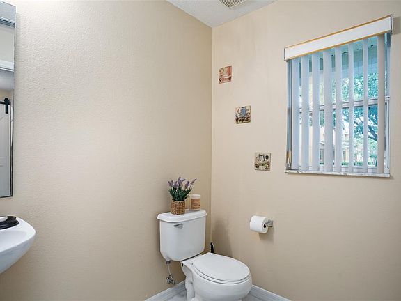 5th image of 477 Winter Nellis Cir