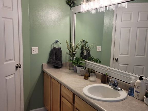 5th image of 510 Lucca Dr