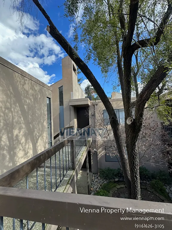 Building Photo - 888 Woodside Ln E #12