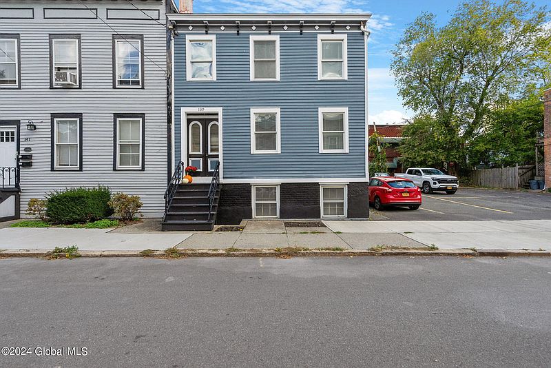 2nd image of 139 Jefferson Street