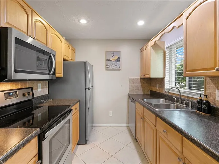 3830 SE 12th Ave — Photo 36