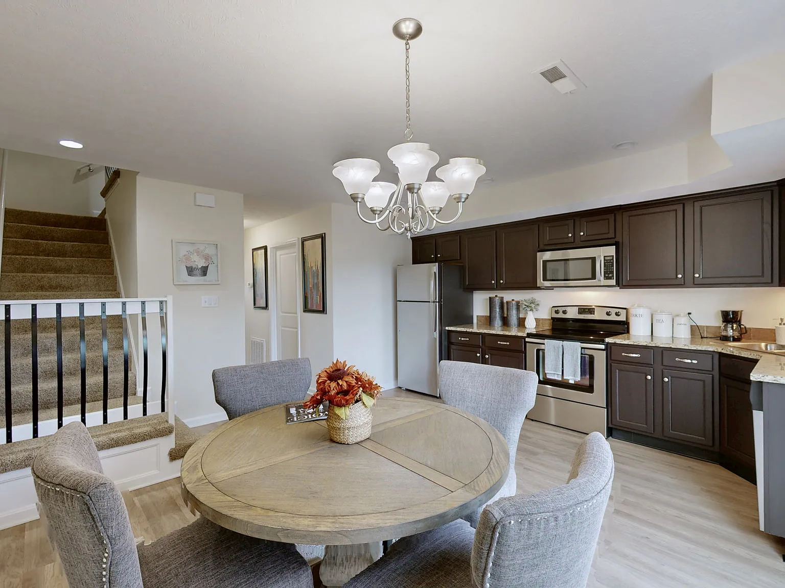 Ashton Park Townhomes — Photo 4
