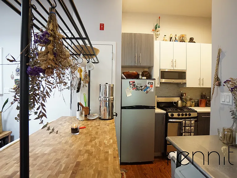 914 Hart St #2B — Photo 4