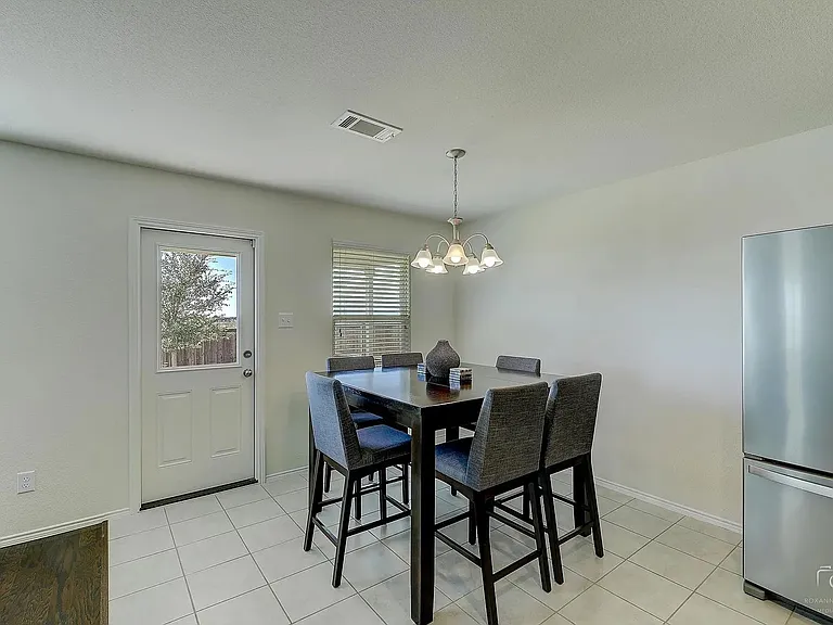 2207 Heaton St — Photo 7