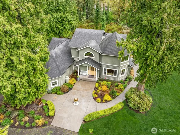 9034 Springwood Avenue NE, Bainbridge Island, WA 98110