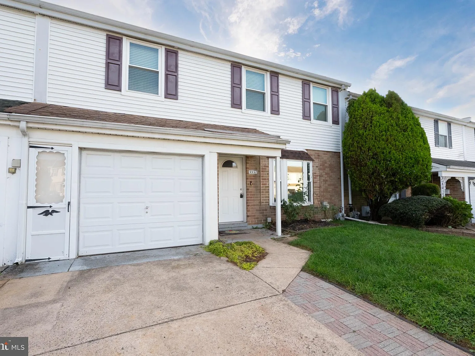 3 bed, 2.5 bath, 2051 sqft, $2,700 — Photo 3