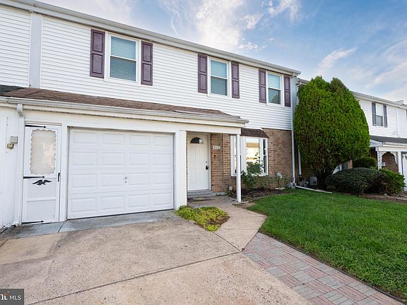 3rd image of 3338 Carroll Ct