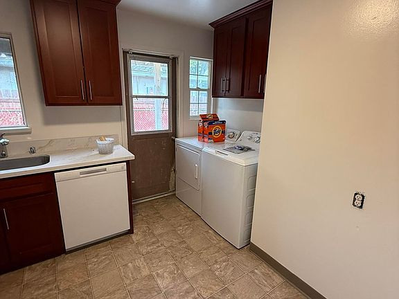 5th image of 857 Longwood Ave