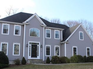 7 Loretta Rd, Franklin, MA 02038