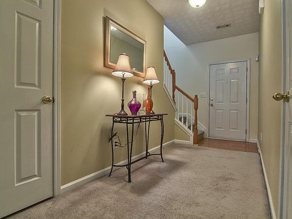 3rd image of 420 Lantern Wood Dr