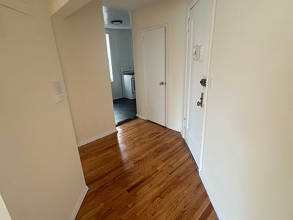 2nd image of 3535 Dekalb Ave APT 3A