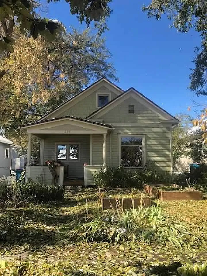 3 bed, 2244 sqft, $3,000 — Photo 1