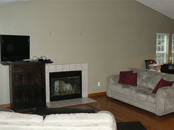 4th image of 9108 137th Street Ct NW