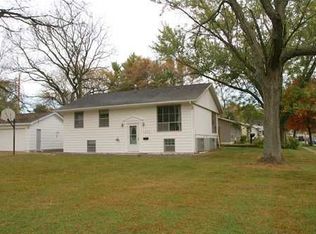 1271 38th St SE, Cedar Rapids, IA 52403
