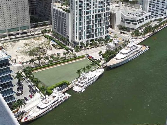 5th image of 485 Brickell Ave APT 4001
