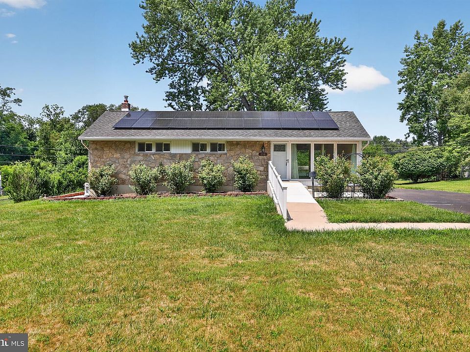 1st image of 130 Acorn Dr