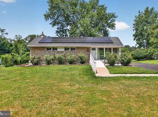 130 Acorn Dr, Warminster, PA 18974