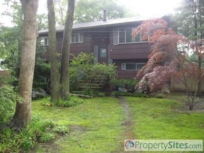 126 Woodland Ave, Central Islip, NY, 11722