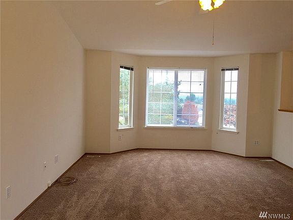 5th image of 4807 67th Dr NE