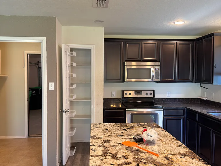 916 Rivers Creek Ln — Photo 14