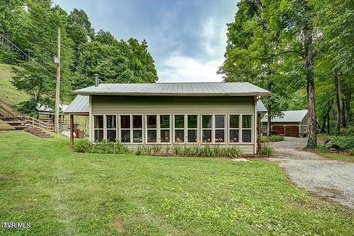 28th image of 301 Cabin Orchard Rd