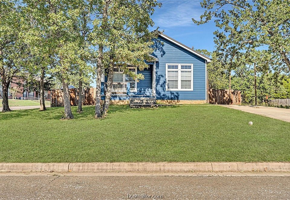 1st image of 115 Oakbend Ln