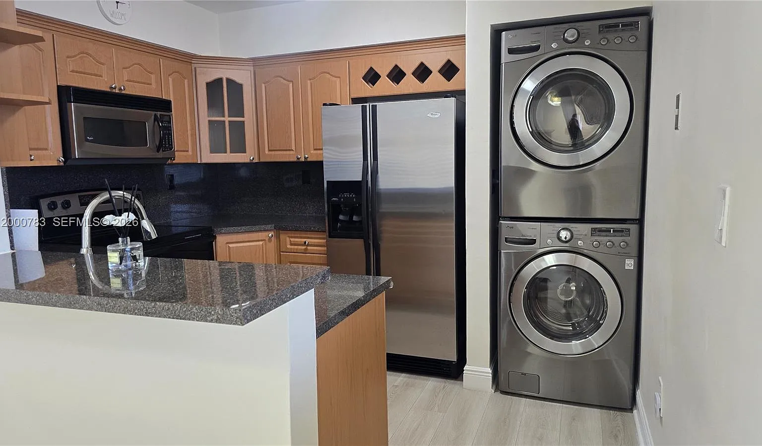 2 bed, 2.0 bath, 1005 sqft, $2,500 — Photo 4