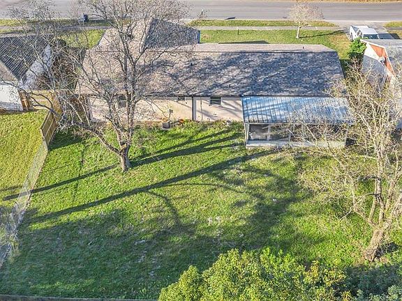 3rd image of 133 Anthony Dr