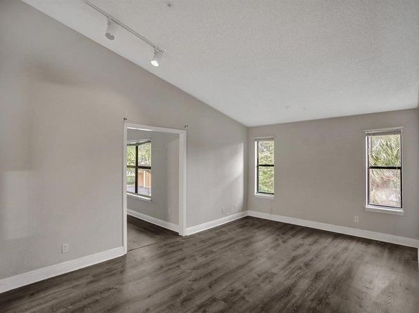 2301 N Congress Ave APT 21