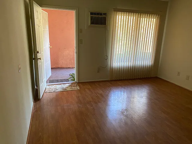 10340 Commerce Ave #1 — Photo 6
